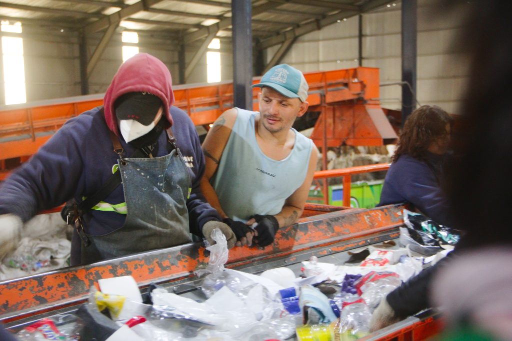 Tierra Nativa/AT Argentina con la Cooperativa Recicladores Unidos de Avellaneda, Argentina