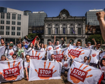 Friends of the Earth Europe protests EU-MERCOSUR in front of EU Parliament